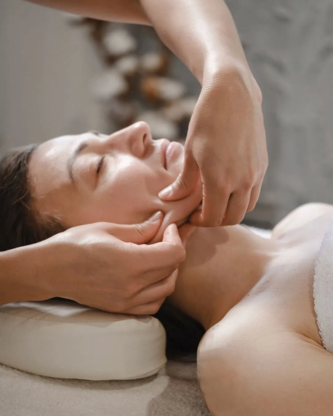 Najlepszy masaż liftingujący i modelujący twarzy - kurs KORUGI